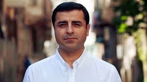 Takipçilerine, paranızı kaybedersiniz diye seslenen ekonomi profesörü, bu tür şeylerin altı boş projeler olduğunu ifade ediyor. Anf Demirtas To Be Referred To Hospital