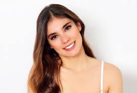 Eileen Moreno's Instagram, Twitter & Facebook