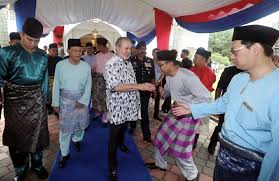 Karangan bahagian a kebaikan kecanggihan teknologi. Rumah Terbuka Mb Johor Meriah