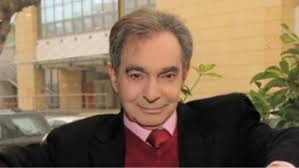 Το τιμητικό άγημα δίπλα στο φέρετρο του πρώην. H Ntora Mpakogiannh Sxoliazei Prwth Fora Th Fhmh Poy Th 8elei Mhtera Toy Kyriakoy Mhtsotakh Video Kosmika Gossip Womenonly Gr