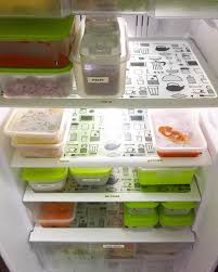 *terus simpan susu yg diperah ke dalam bahagian bawah peti sejuk/chiller (tray paling atas dan letakkan di bahagian dalam) atau simpan ke dalam cooler bag yg berisi icepack yg telah dibekukan supaya suhu susu sentiasa sejuk. Simpan Barang Dalam Peti Ais Cara Yang Betul Ibu Ibu Kena Ikut Tip Wanita Ini Keluarga