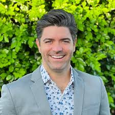 Miles Crowe's Instagram, Twitter & Facebook