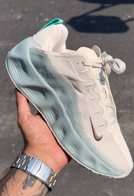 Nike Ava Rover: Stylish Shoes Available for Peru