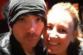 Burnistoun star Robert Florence spends night in Glasgow pub after falling  asleep in the toilets