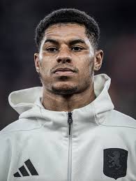 VAR is reviewing the penalty. Referee is going to take a look. 97'