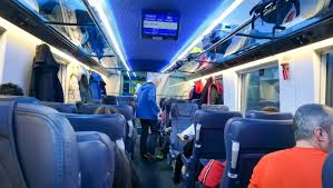 Naćpany wysoki rumunia sageata prędkość spid szybkość ciąg ogon orszak pociąg przesuwać się seria sznur tren trenować układ zespół ćwiczyć łańcuch świta aerodynamic albastra europa europejczyk europejka europejska europejski nowoczesny rail kolej kolej żelazna linia kolejowa rumun rumunka. Sinaia Busteni Predeal Cu Trenul Privat Solutie Excelenta Pentru Valea Prahovei CartiÈ›a PlimbÄƒreaÈ›Äƒ