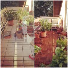 Makeover My Balcony Before And After My Trip To Ikea Runnen Wooden Tiles And Enholmen Sofa Holzfliesen Balkonentwurf Ikea