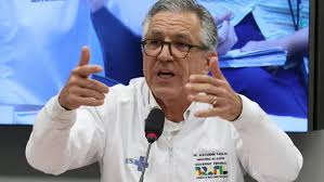 Vacinação contra dengue com imunizante do Butantan é suspensa após 2 mortes