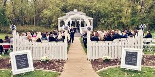 A Touch Of Class Weddings Price Out And Compare Wedding Costs For Wedding Ceremony And Reception Venues In Iowa Wedding Venues Event Catering Touch Of Class