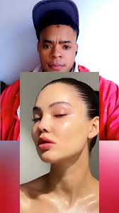 La nutrition influence directement la qualité de la peau. Les vitamines,  les antioxydants et les oméga‑3 participent à la production de collagène, à  la réduction de l'inflammation et au maintien de la