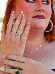 These were absolutely GORGEOUS to shoot for! these are just a few of my  Favorite jewelry pieces from @melindamaria_jewelry 💜✨️🫶🦋 Her Jewelry  really does make dressing up so fun! If you see