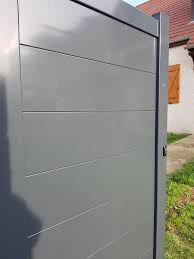 Bonjour, le portail a 5 ans, il est recouvert d'une peinture résine cuite vert anglais et je voudrais le repeindre d'une autre couleur, sinon la peinture actuelle est. Portail Et Portillon Alu Gris Anthracite Traces Persistantes Et Micro Rayures Resolu 13 Messages