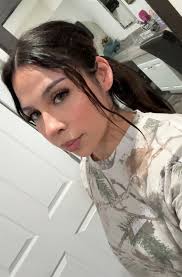 Chellylovesmakeup91 added a new photo.