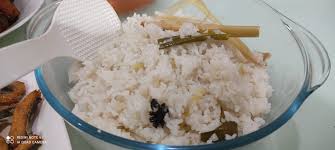 This is the best and most authentic a nasi lemak will not be authentic without the leaves and coconut milk. Nasi Lemak Sambal Udang Untuk Sarapan Dan Lunch Cahaya Hayati