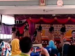 The homestay in seri kembangan is located in vista impiana, taman bukit serdang in serdang raya area in seri kembangan. Nasyid Sekolah Kebangsaan Taman Bukit Teratai By Nadianatasha39