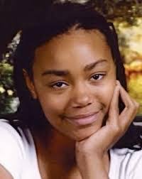 Carrie Thomas`s murderer still hasn't been caught. A nice girl that worked  at Shakey`s in Moreno Valley. They have a photo of a "suspect" Please take  a look, March 2011. This young