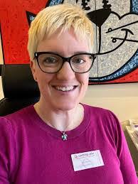 Lisa Kerr's Instagram, Twitter & Facebook