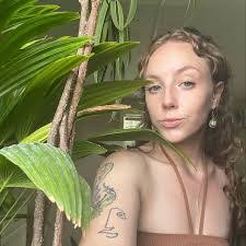 Emily Bach's Instagram, Twitter & Facebook