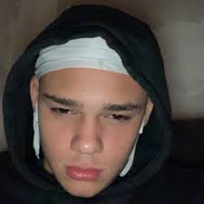 Stream "Stain" DeeNice400 X Mge Rello by Dee Nice400