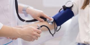 Tekanan darah rendah adalah kondisi dimana anda memiliki tekanan darah rendah yaitu kurang dari 90/60 mmhg, tekanan darah normal adalah 120/80 penyebab tekanan darah rendah adalah karena tubuh kekurangan folat dan vitamin b12 yang merupakan faktor risiko anemia serta dapat. Darah Rendah Ia Disebabkan Oleh Satu Kondisi Bernama Hipotensi