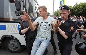 Суд выбрал для алексея навального меру пресечения в виде ареста на 30 суток. Alekseya Navalnogo Zaderzhali Na Akcii V Podderzhku Golunova V Moskve