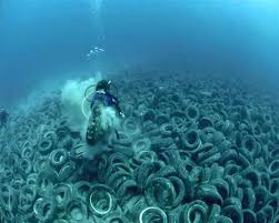 Scientists Discover Pollution 10 000 Meters Below The Ocean S Surface Ocean Pollution Water Pollution Earth