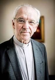 亲爱的读者： 我前几天因工作去中国和台湾出差，在荷兰电视上看到了一段周日播出的“信仰