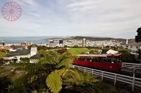 A capital da nova zelândia, aucklandé uma cidade multicultural e está entre as melhores cidades do mundo que oferece transporte público de alto padrão. A Capital Da Nova Zelandia Que Todo Turista Deve Conhecer