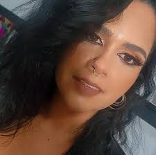 Should we eat dinner before going to Placita? Or eat there? What are the  eating options in or near Placita? Is there a place around Isla verde/San  Juan/Placita that serves chips and