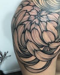 49 Beautiful Chrysanthemum Tattoos With Special Meaning Chrysanthemum Tattoo Crysanthemum Tattoo Tattoo Designs
