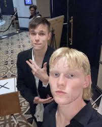 Jake Hayter's Instagram, Twitter & Facebook