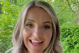 This Morning viewers 'in tears' as mum conned out of money for dying  daughter