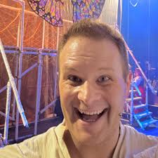 Cue applause sound effect* 🐮 😂 To celebrate Chris Leask's birthday today!