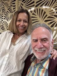 Kelly Hagar's Instagram, Twitter & Facebook