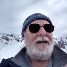 Can I launch my kayak from Lakeside Park during summer?