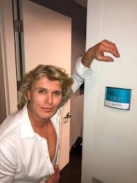 Incredible show that kept me amazed throughout the performance. Hans Klok On Twitter Tomorrow I M Going To Be On Theellenshow Tune In At 3 Pm Pst On Fox To See It Live