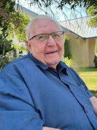 Tom Minard's Instagram, Twitter & Facebook