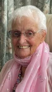 Isabelle Bain's Instagram, Twitter & Facebook