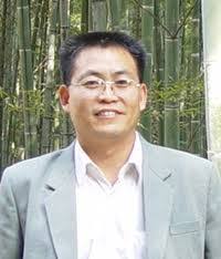 Robert Hackenburg's Instagram, Twitter & Facebook