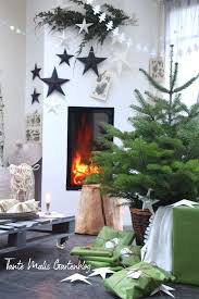 Christbaum Und Geschenke Vor Kamin Weihnachten Ikea Weihnachtsdeko Weihnachtliches Zuhause