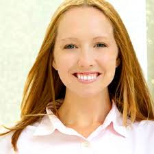 HILLARY DES MOINEAUX