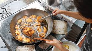 Many local travellers visit kuching to eat this special savoury noodle which can be found throughout the state. Epic Malaysian Street Food Tour Sarawak Borneo Street Food Youtube