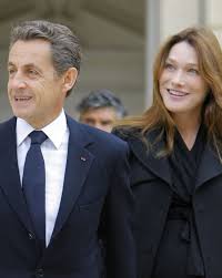 12 mois de prison dont la moitié avec sursis. Nicolas Sarkozy Carla Bruni Ihre Tochter Heisst Giulia Gala De