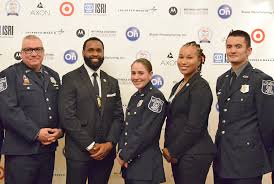 We are still learning what's taken place. Officers Of The Month December 2017 National Law Enforcement Officers Memorial Fund