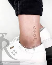 Chic Cheville Tatouages Qui Sont Sont Minuscules Mais Puissant Petite Tattoos Small Girl Tattoos Subtle Tattoos