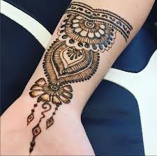 Divine Threading Suggests You Can Get Beautiful Henna Patterns Drawn On Your Hands And Feet You Can Even Opt For Henna Tattoo Tattoos Henna Tattoo Temporary