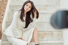 Đăng ảnh lên instagram với nội dung hoàng hôn như nhau, cư dân mạng không khỏi háo hức chờ mong song joong ki và song hye kyo yêu lại từ đầu. Have Song Song Couple Moved On What We Learned From K Drama Star Song Hye Kyo S First Instagram Post Since Divorce From Song Joong Ki South China Morning Post
