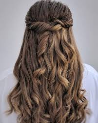 Maybe you would like to learn more about one of these? 39 Schone Halb Hoch Halb Runter Frisuren Halb Hoch Halb Frisuren Fri Frisuren Lange Haare Halboffen Frisuren Lange Haare Abschlussball Frisur Ball Halboffen