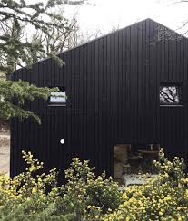 Maison Bois Noir Bois Brule Alexandre Regnier Atelier Ordinaire Bouches Du Rhone Provence Alpes Cote D Azur Bois Brule Bardage Bois Bois