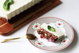 ● aujourd'hui je vous propose une recette de cheesecake au citron vert et à la menthe, frais et léger, il se compose d'une base biscuitée aux spéculoos et. Cheesecake A La Menthe Caroline Ovrd